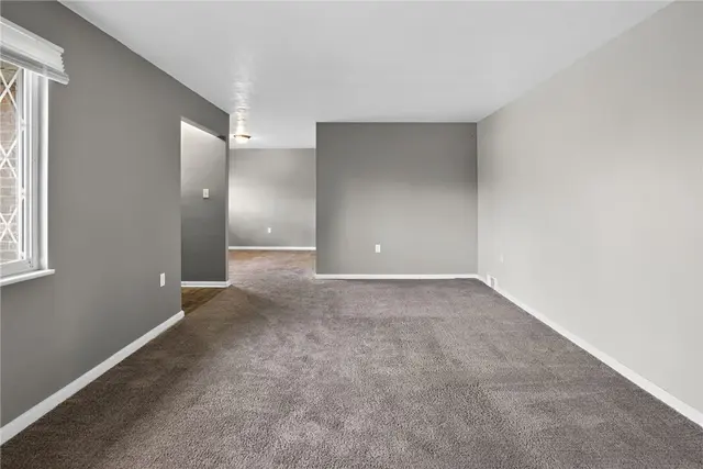 205 Sandle Ave gallery image 7