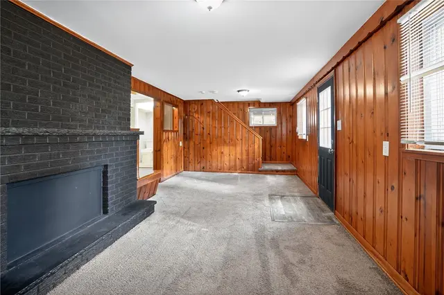 205 Sandle Ave gallery image 8