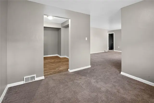 205 Sandle Ave gallery image 12