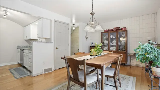 205 Woodbridge Dr. gallery image 7