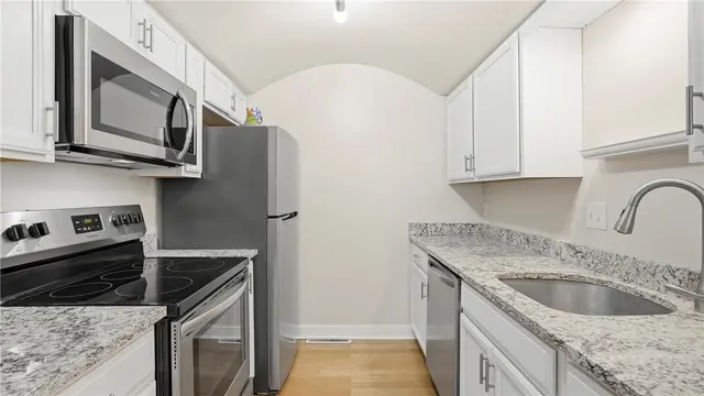 205 Woodbridge Dr. gallery image 8