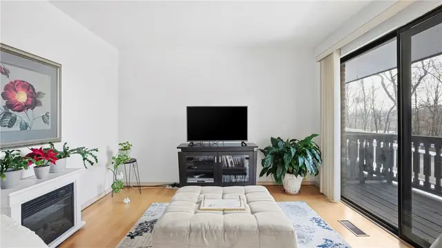 205 Woodbridge Dr. gallery image 12