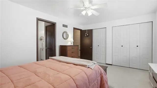205 Woodbridge Dr. gallery image 16