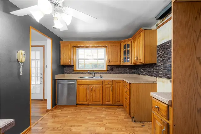 206 Hillendale Rd gallery image 2