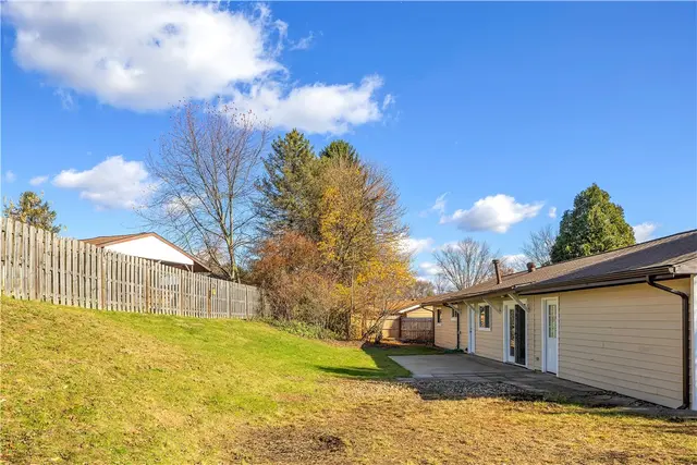 206 Sandalwood Dr gallery image 20