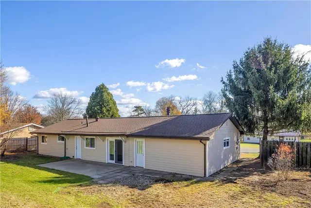 206 Sandalwood Dr gallery image 21