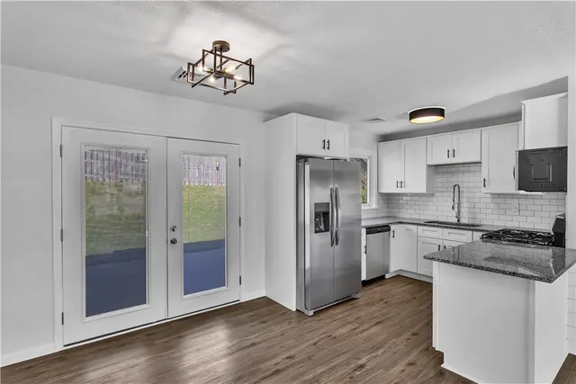 206 Sandalwood Dr gallery image 22