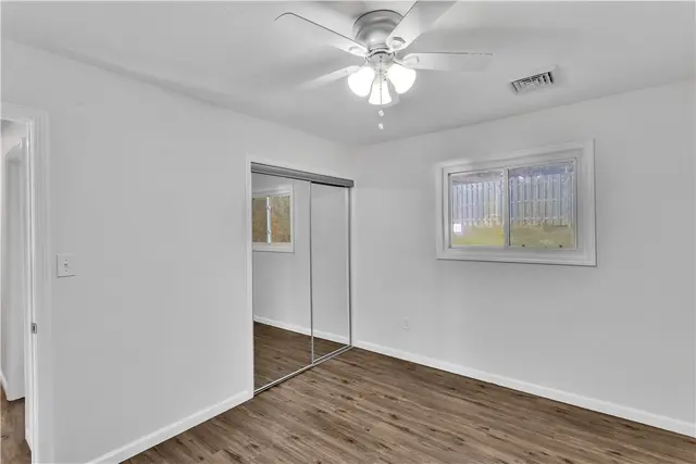 206 Sandalwood Dr gallery image 23