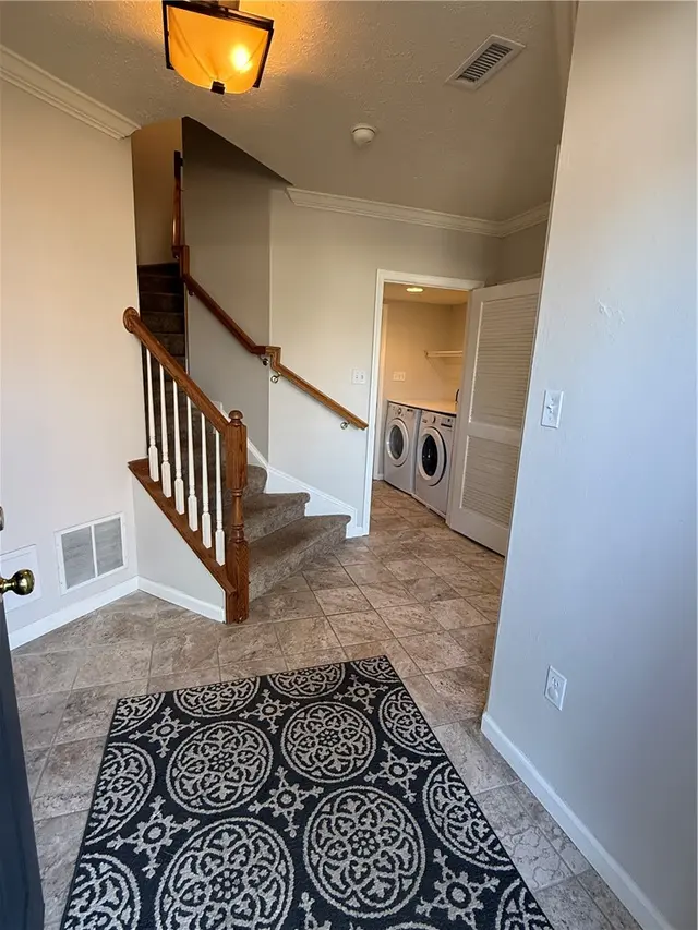 206 Village Place gallery image 4