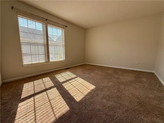 206 Village Place gallery image 10