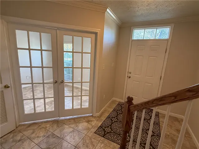 206 Village Place gallery image 12
