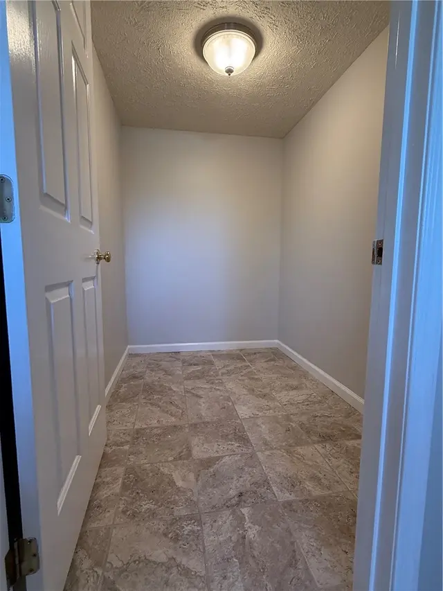 206 Village Place gallery image 19