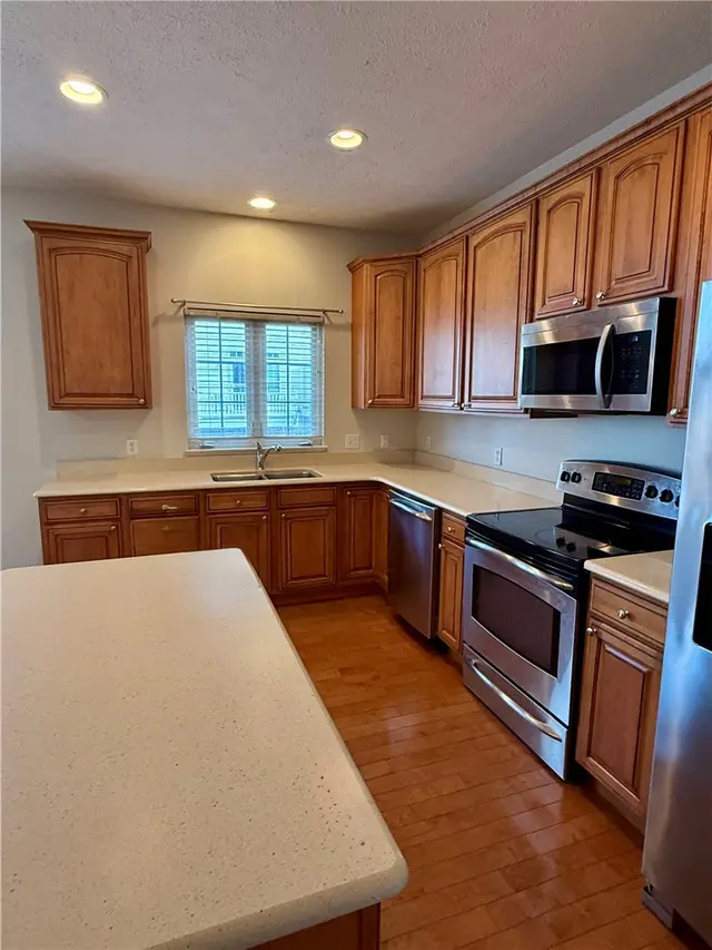 206 Village Place gallery image 22