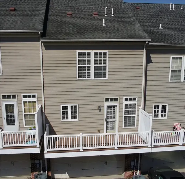 206 Village Place gallery image 34