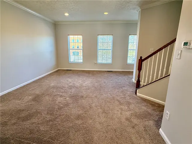 206 Village Place gallery image 36