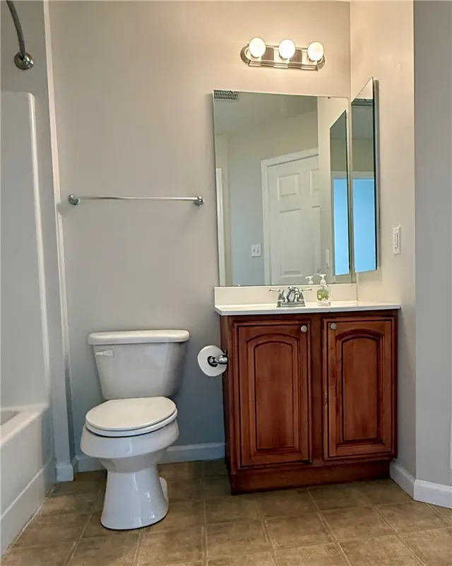 206 Village Place gallery image 42