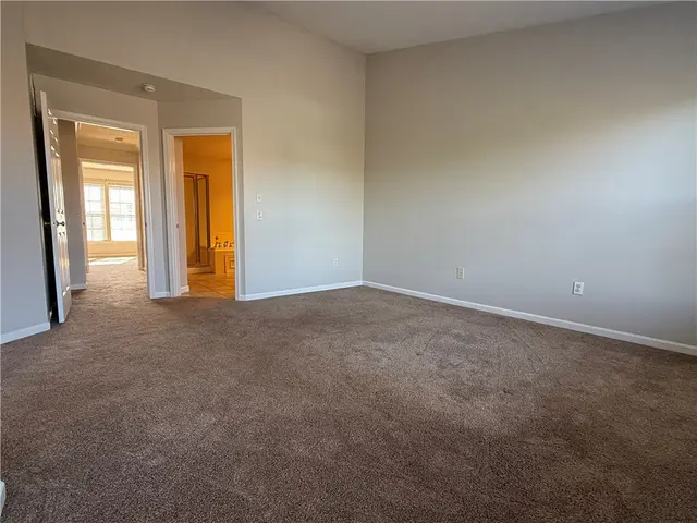 206 Village Place gallery image 43