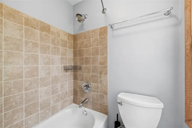 2060 Aldergrove Drive gallery image 7