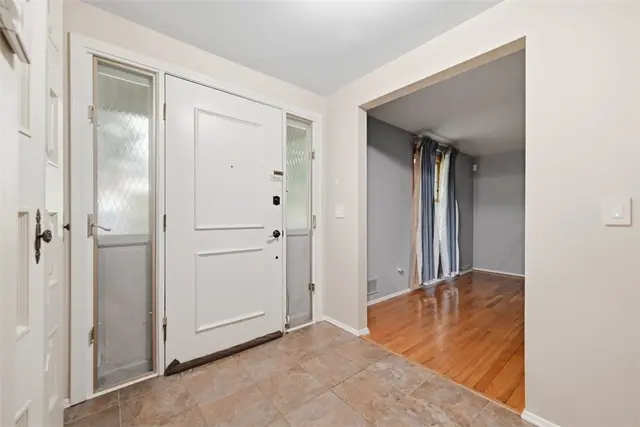 2060 Aldergrove Drive gallery image 17