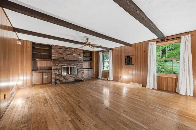 2060 Aldergrove Drive gallery image 18