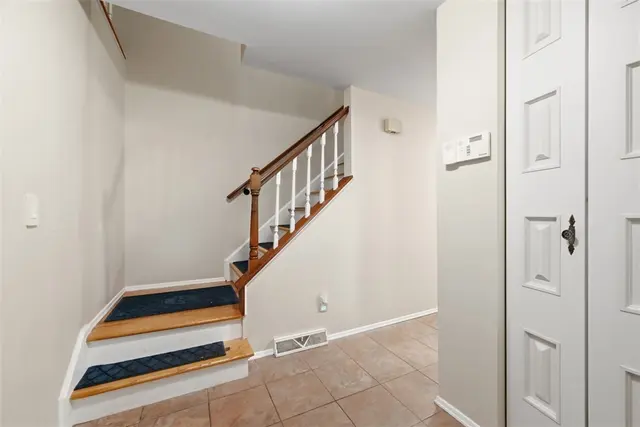 2060 Aldergrove Drive gallery image 24