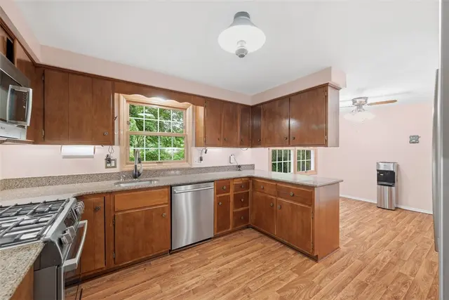 2060 Aldergrove Drive gallery image 26