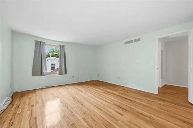 2060 Aldergrove Drive gallery image 33