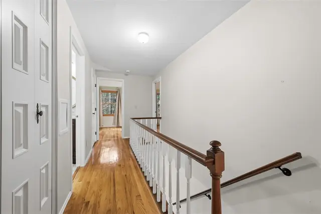 2060 Aldergrove Drive gallery image 34