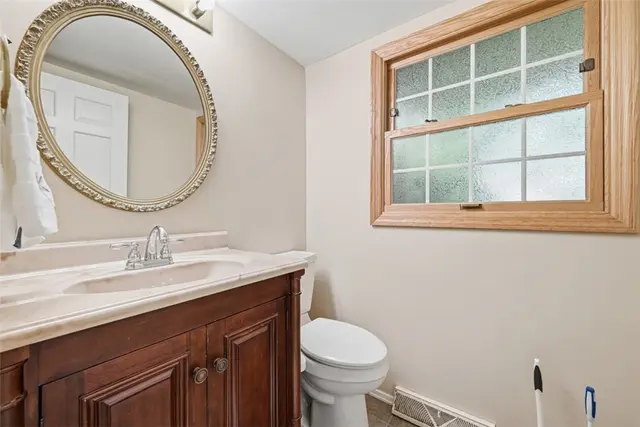 2060 Aldergrove Drive gallery image 48