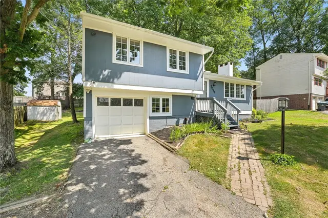 2066 Powell Road gallery image 5