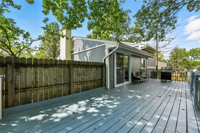 2066 Powell Road gallery image 14