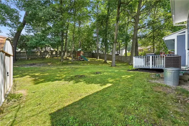 2066 Powell Road gallery image 19