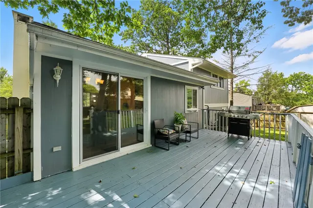 2066 Powell Road gallery image 22