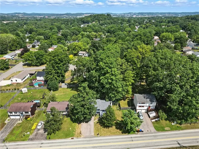 2066 Powell Road gallery image 37