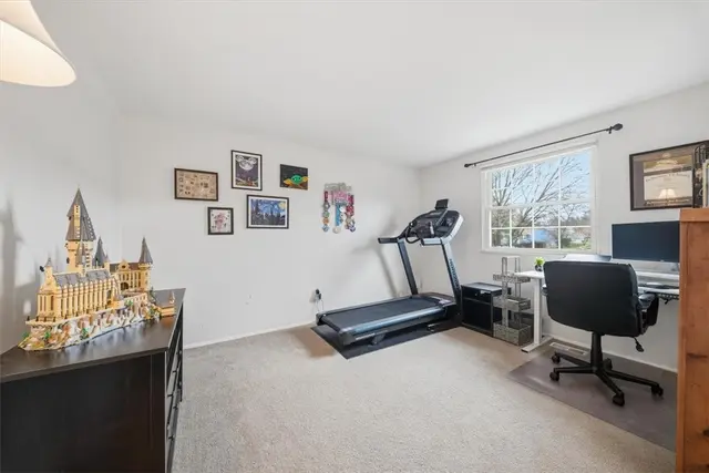 207 Cricketwood Ct gallery image 11
