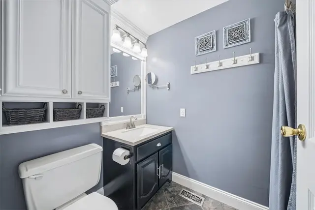 207 Cricketwood Ct gallery image 16