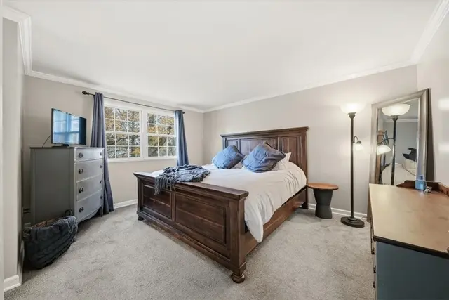 207 Cricketwood Ct gallery image 17