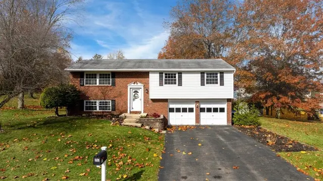 207 Cricketwood Ct gallery image 18