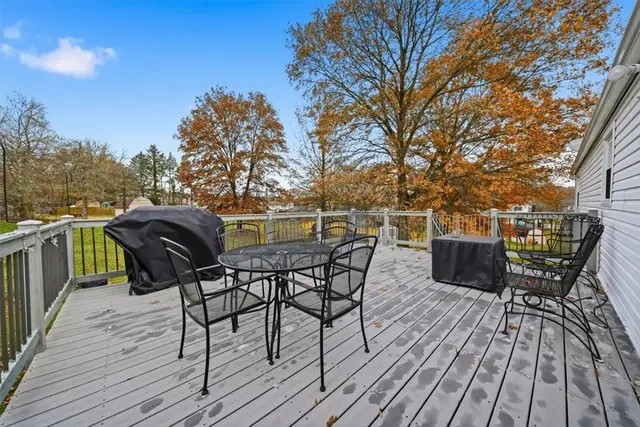 207 Cricketwood Ct gallery image 23