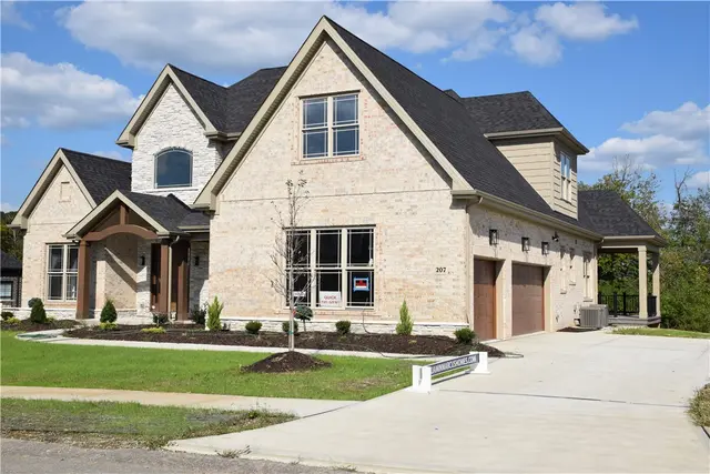 207 Falcon Lane - Lot 19 gallery image 3