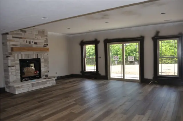 207 Falcon Lane - Lot 19 gallery image 8