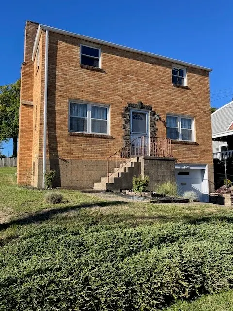 207 Good Ln gallery image 11