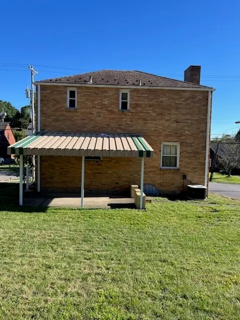 207 Good Ln gallery image 13