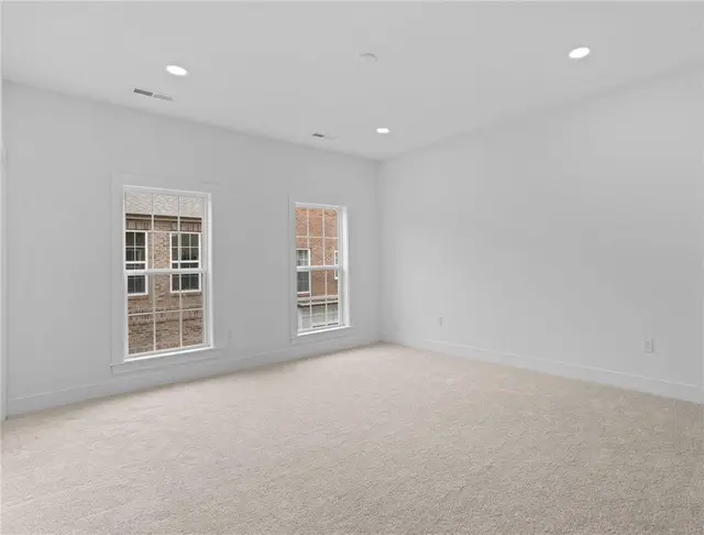 207 Oliver Way gallery image 12