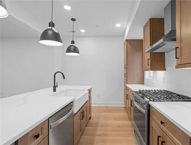 207 Oliver Way gallery image 13