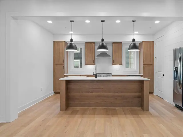 207 Oliver Way gallery image 17