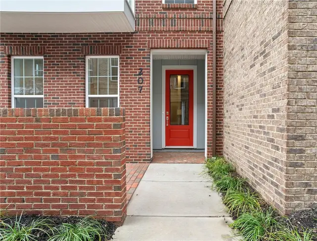 207 Oliver Way gallery image 18