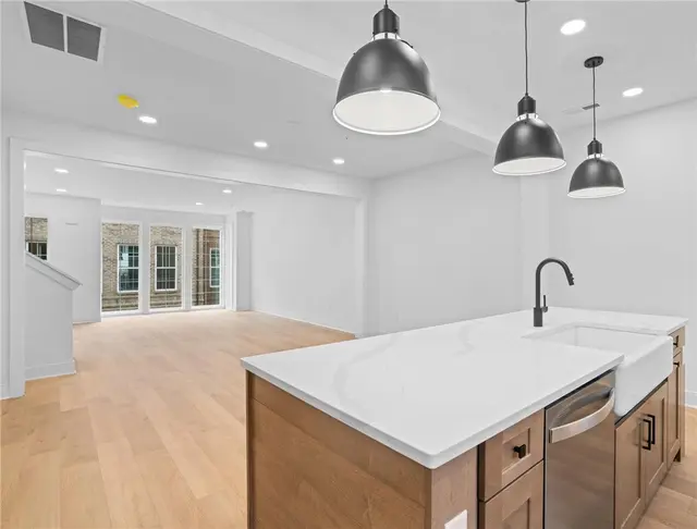 207 Oliver Way gallery image 30