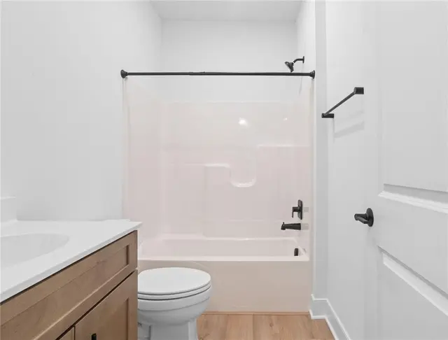 207 Oliver Way gallery image 35