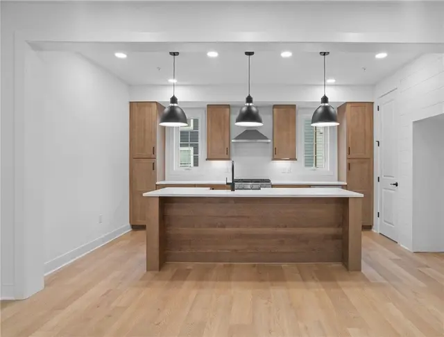 207 Oliver Way gallery image 36